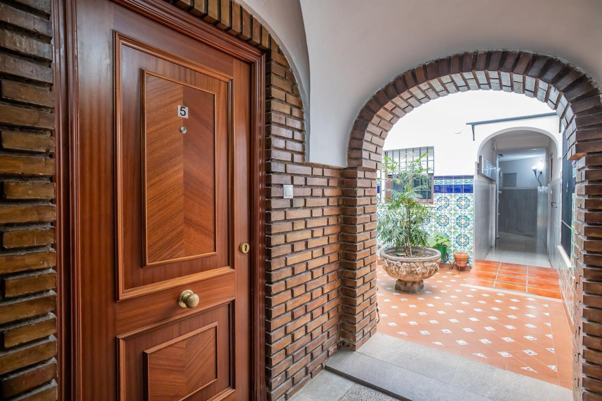 Encanto En La Juderia: Apartamento Con Patio Kordoba Bagian luar foto